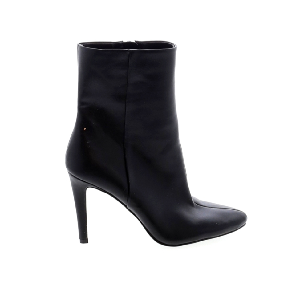 Nine West, black leather heeled boots, size 6.5